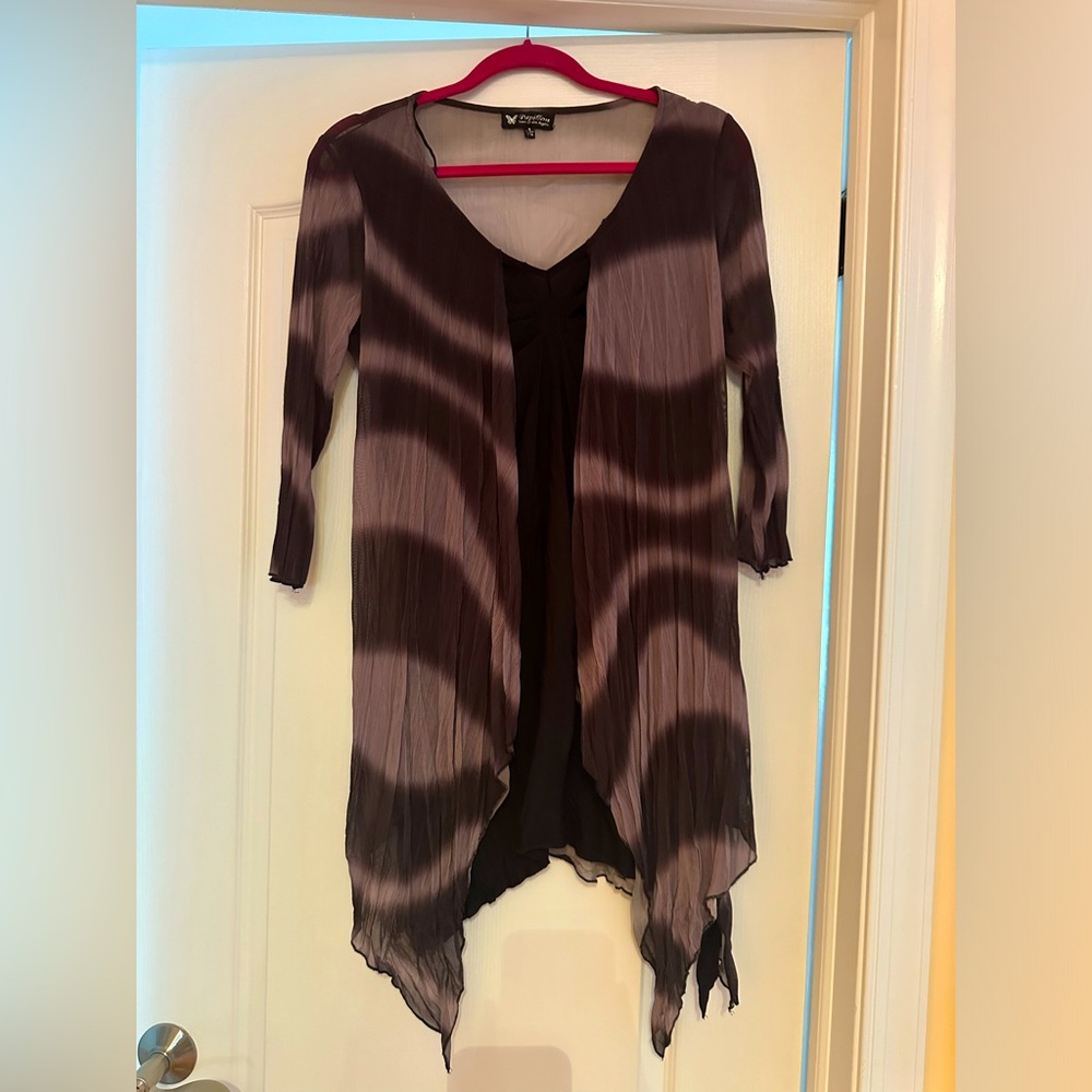 gray and black tunic